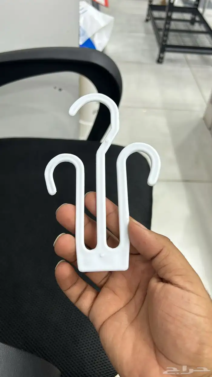 علاقة ملابس بلاستك - خشب. - مخمل - فصوص 14