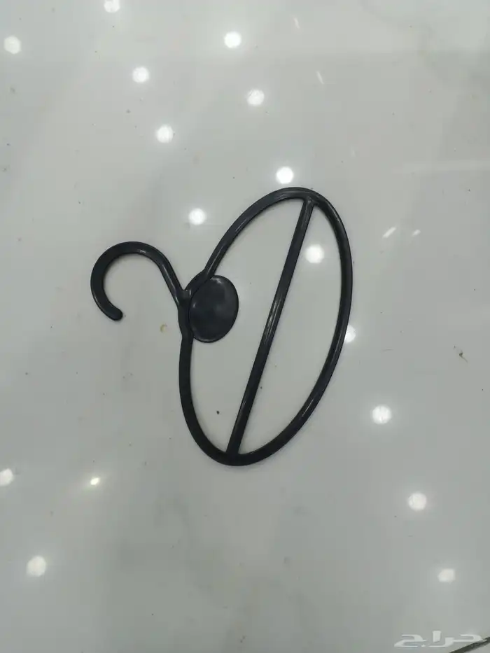 علاقة ملابس بلاستك - خشب. - مخمل - فصوص 21