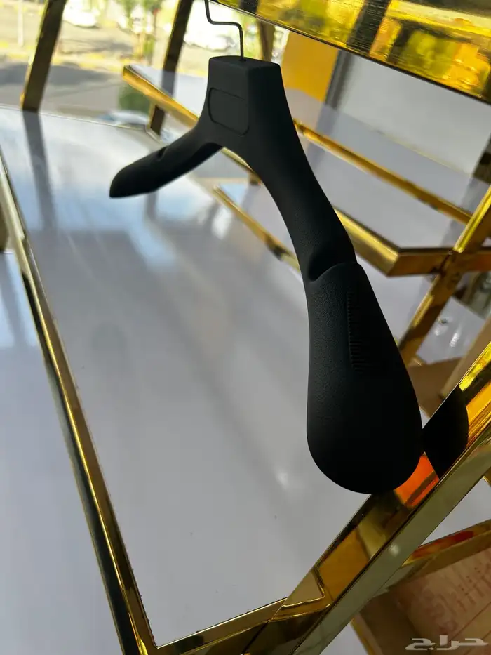 علاقة ملابس بلاستك - خشب. - مخمل - فصوص 8