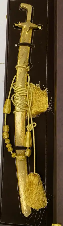 سيوف 10