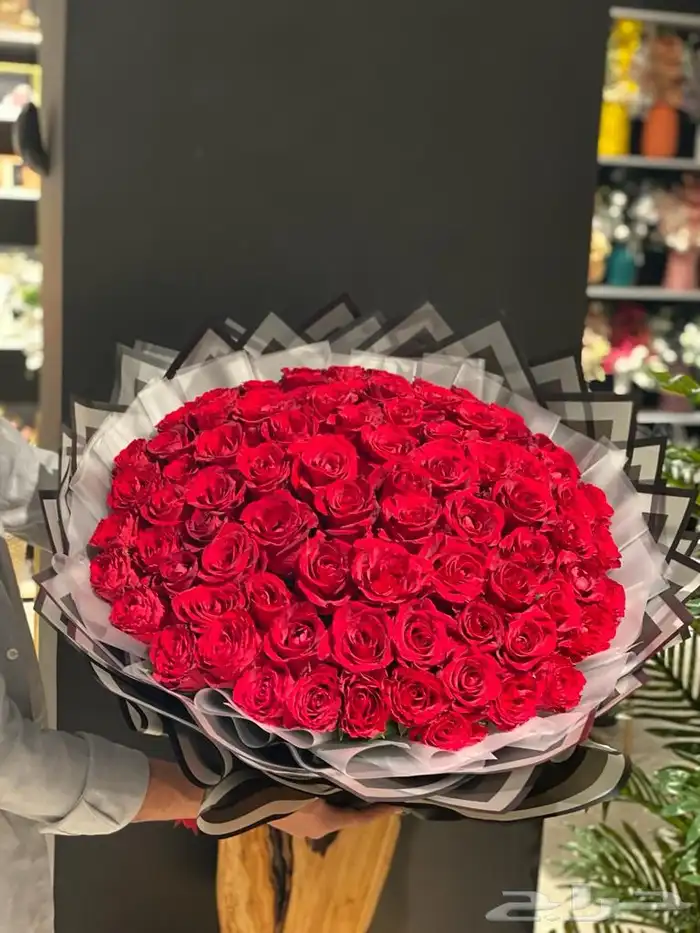 باقه ورد حب فازات طاولات 7