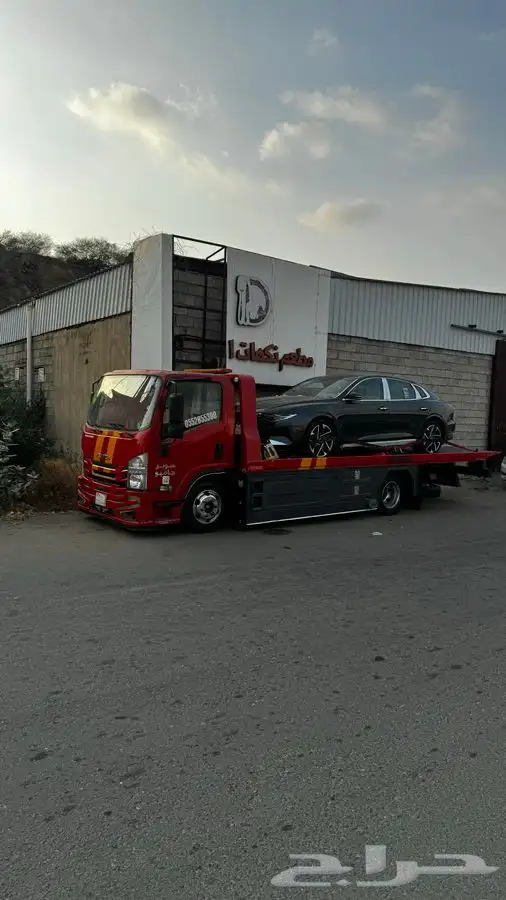 سطحه هدروليك لشحن السيارات ع جده 1