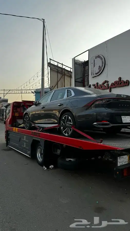 سطحه هدروليك لشحن السيارات ع جده 0