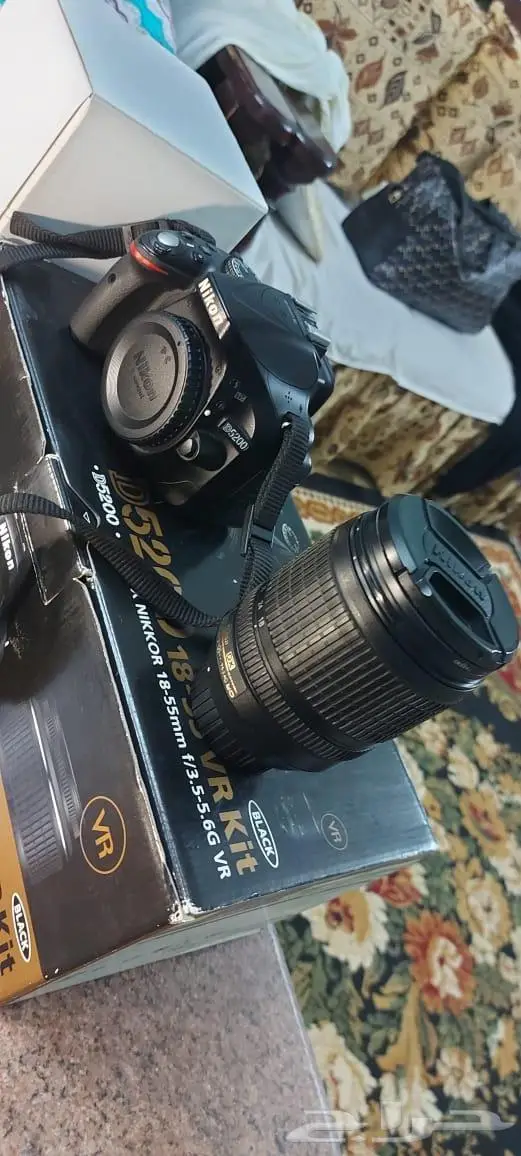 كاميرا nikon 5200 مع العدسة 7