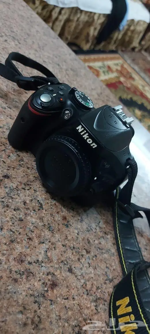 كاميرا nikon 5200 مع العدسة 9
