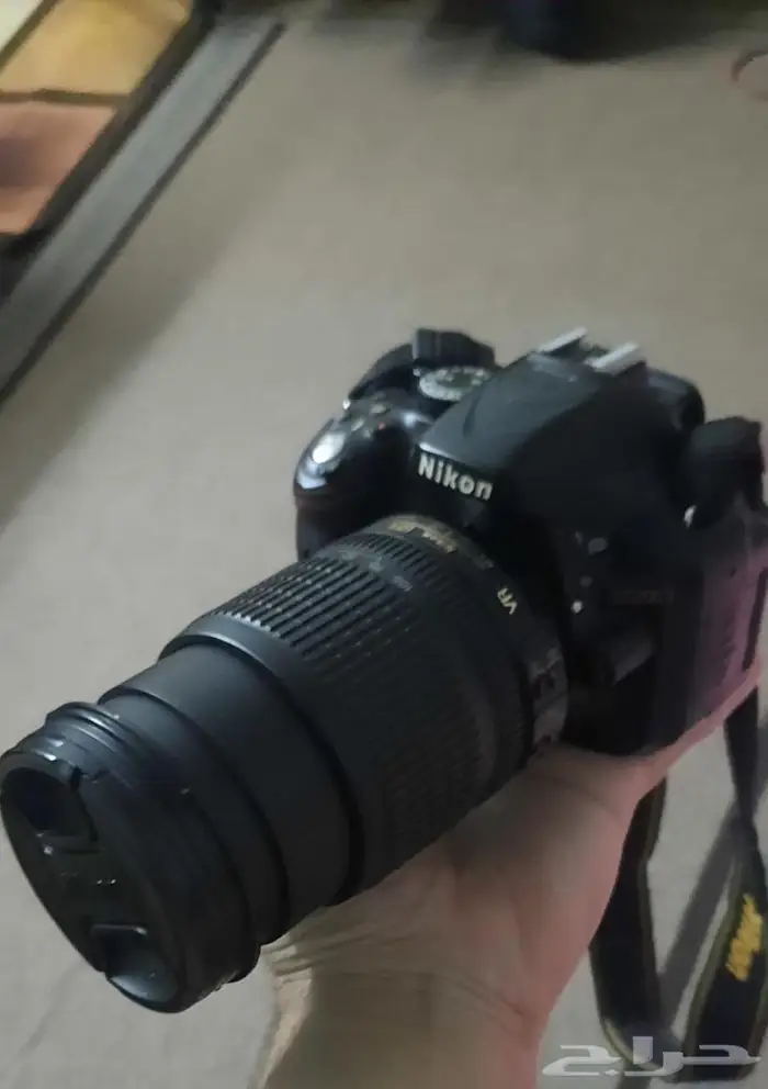 كاميرا nikon 5200 مع العدسة 10