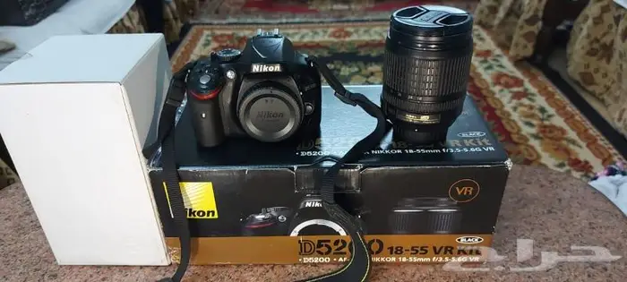 كاميرا nikon 5200 مع العدسة 2