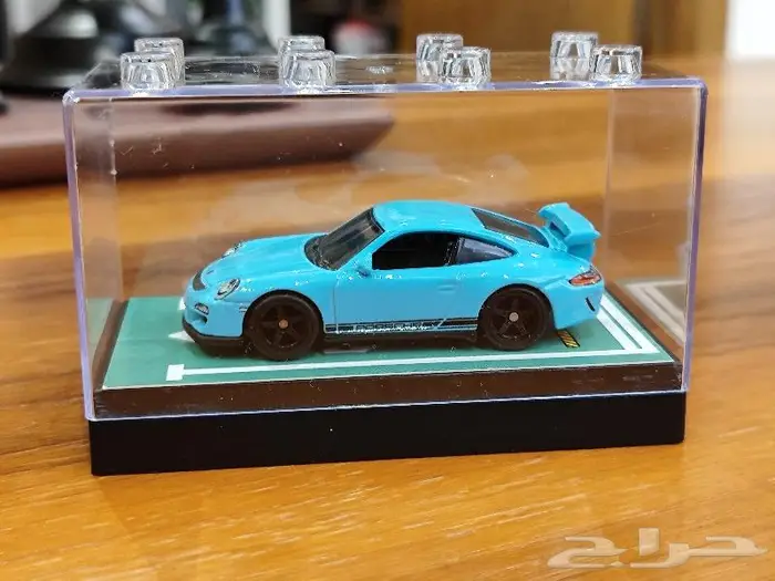 للبيع 3 سيارات HotWheels Premium 2