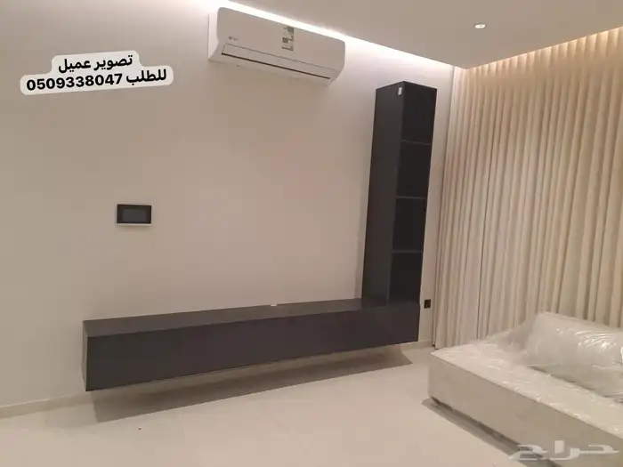 طاولات تلفزيون معلقه وارضية شحن  مجانا 3