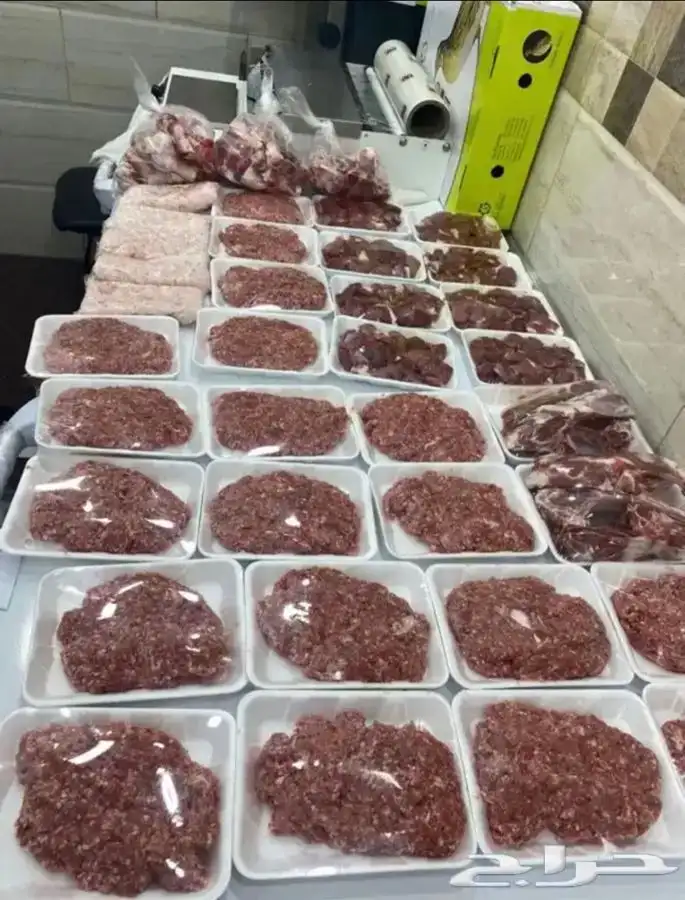 يوجد لدينا لحم مبرد وطازج بافضل جوده وسعر في جده 8