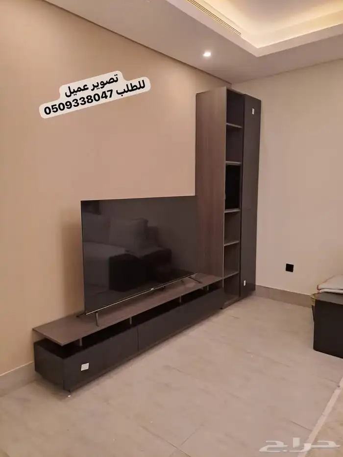 طاولات تلفزيون معلقه وارضية شحن  مجانا 4