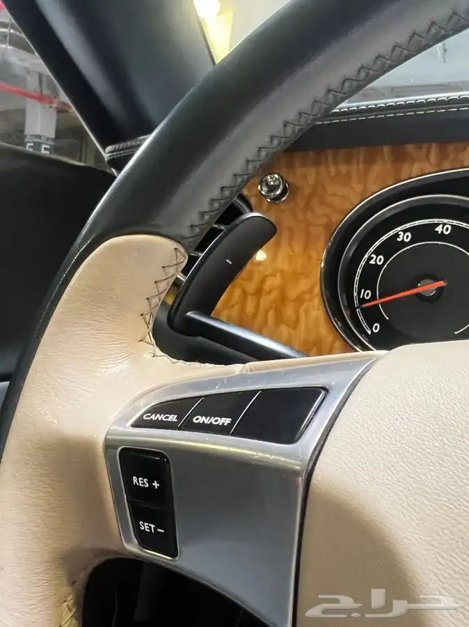بنتلي كوبيه 2013 GT الممشى 204 الف كم . 52