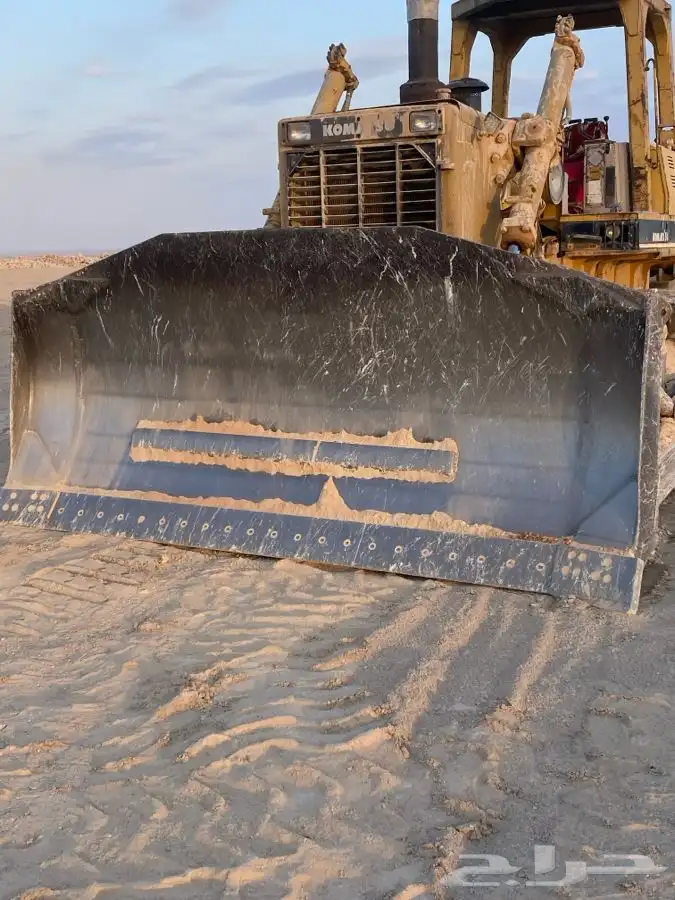 بلدوزرات للاجار حوماتسو155 2