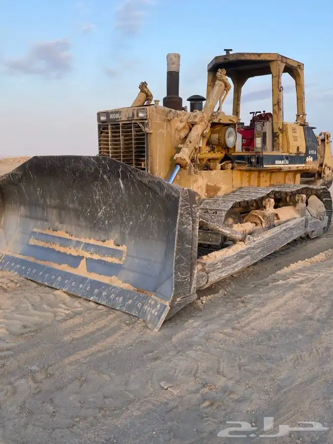 بلدوزرات للاجار حوماتسو155 1