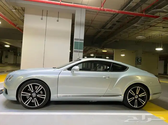 بنتلي كوبيه 2013 GT الممشى 204 الف كم . 7