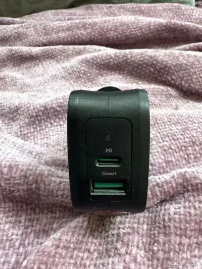 كبس فيش شاحن جداري بقوة 30W بمدخل PD USB اسود 0