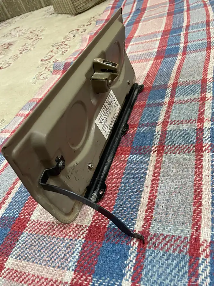 درج صالون 84 2