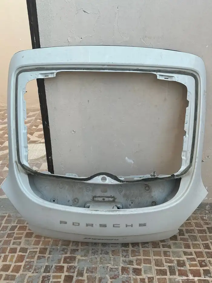 باب شنطة بورش بانميرا 0