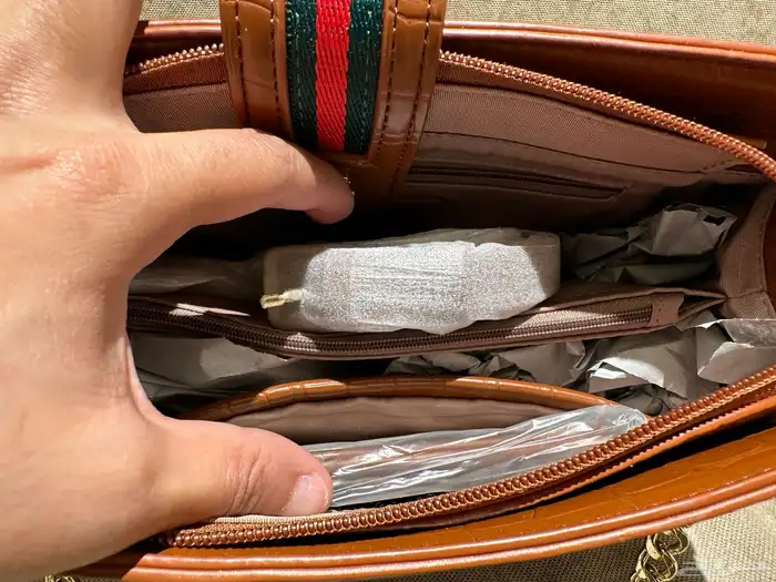 شنطة نسائية فاخرة مع محفظة للبيع 18