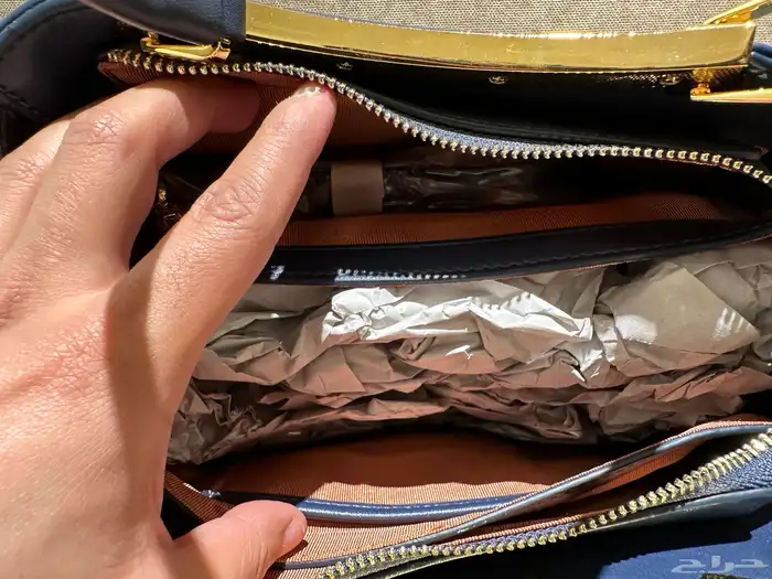 شنطة نسائية فاخرة مع محفظة للبيع 20