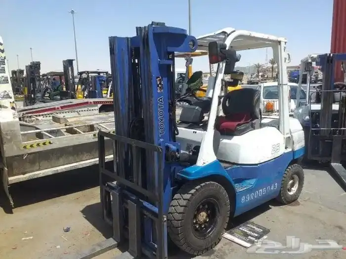 رافعة شوكية فوركلفت للايجار اليومي والشهري تاجير رافعات 15
