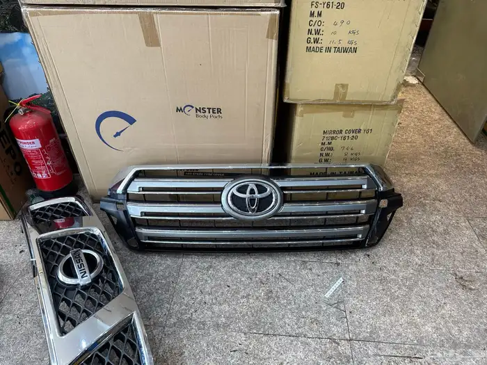 قطع مستعمل رفارف وكبوت شنطه لاندكروزر ونيسان باترول 8