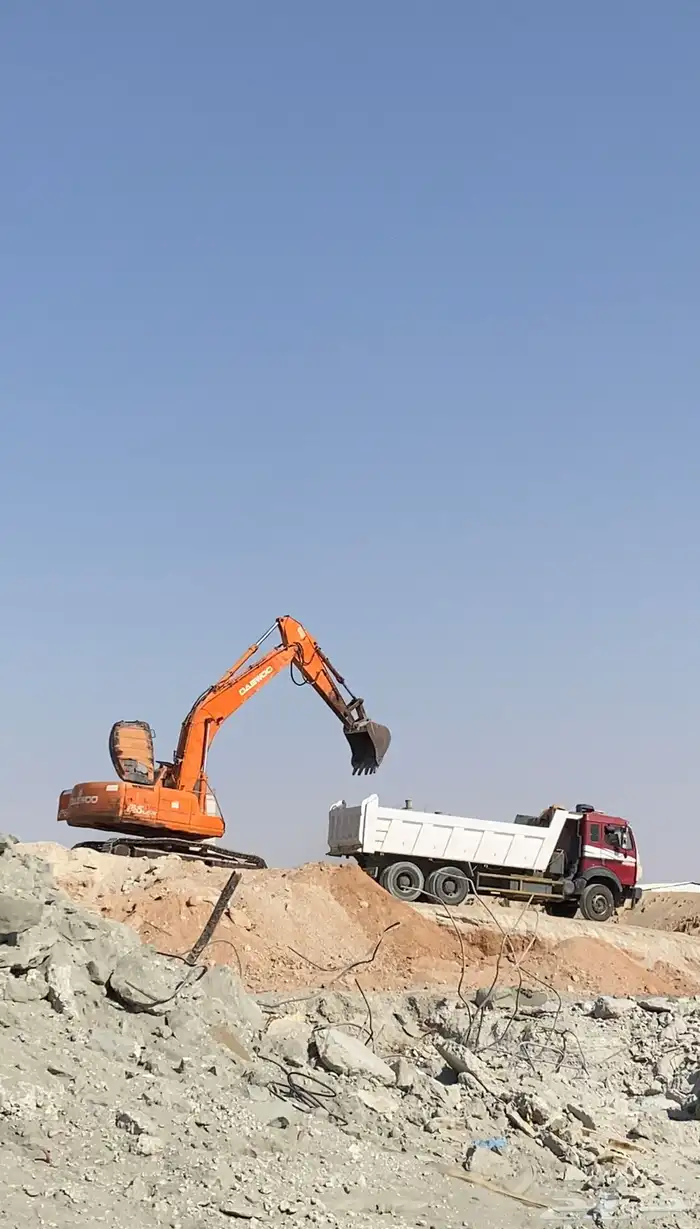 للايجار بوكلينات و معدات ثقيلة هدم بيوت حفر ارضيات 4
