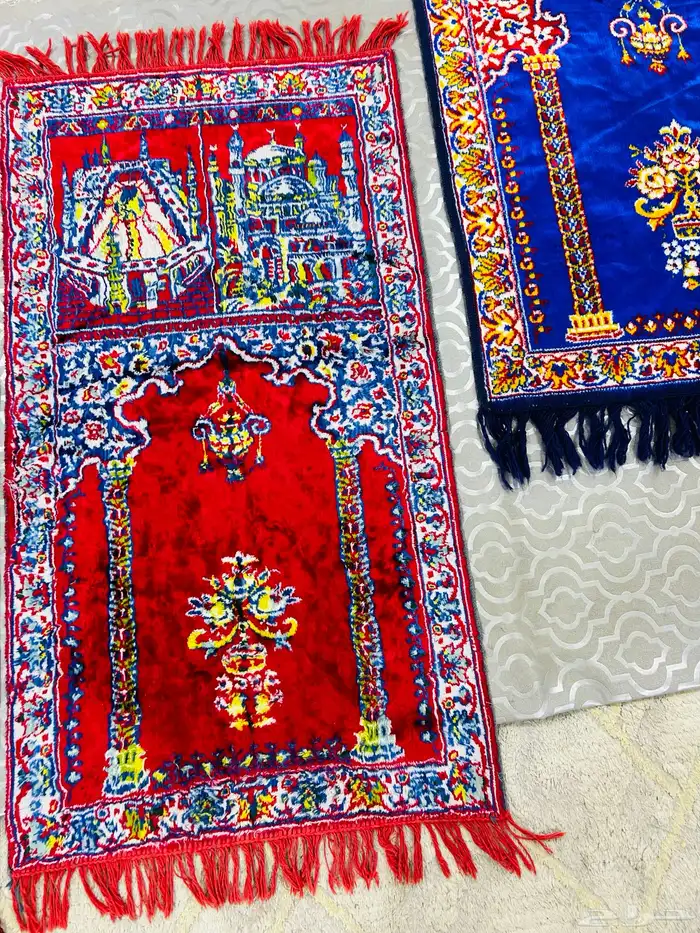 لابس كشافه تراثي وسجاده صلاةمن الزمن الجميل.ولواحات ميرندا 2