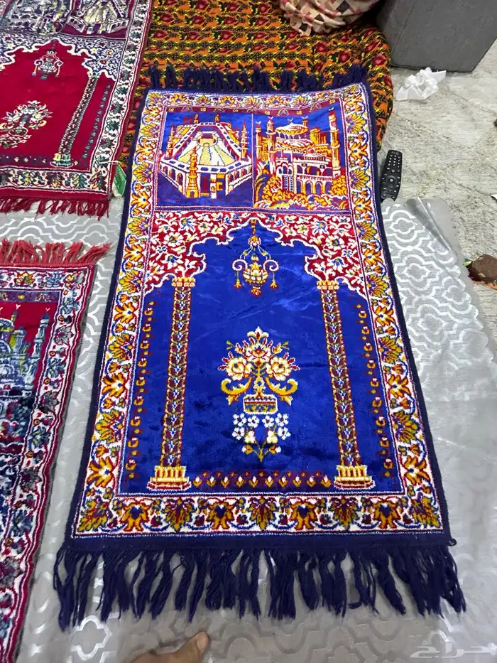 لابس كشافه تراثي وسجاده صلاةمن الزمن الجميل.ولواحات ميرندا 7