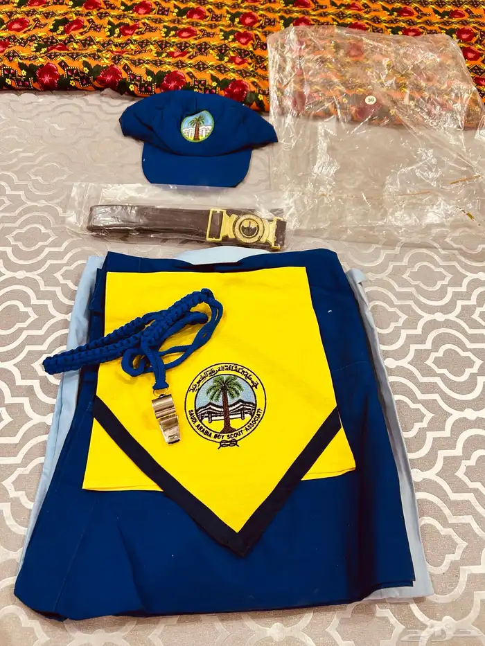 لابس كشافه تراثي وسجاده صلاةمن الزمن الجميل.ولواحات ميرندا 0