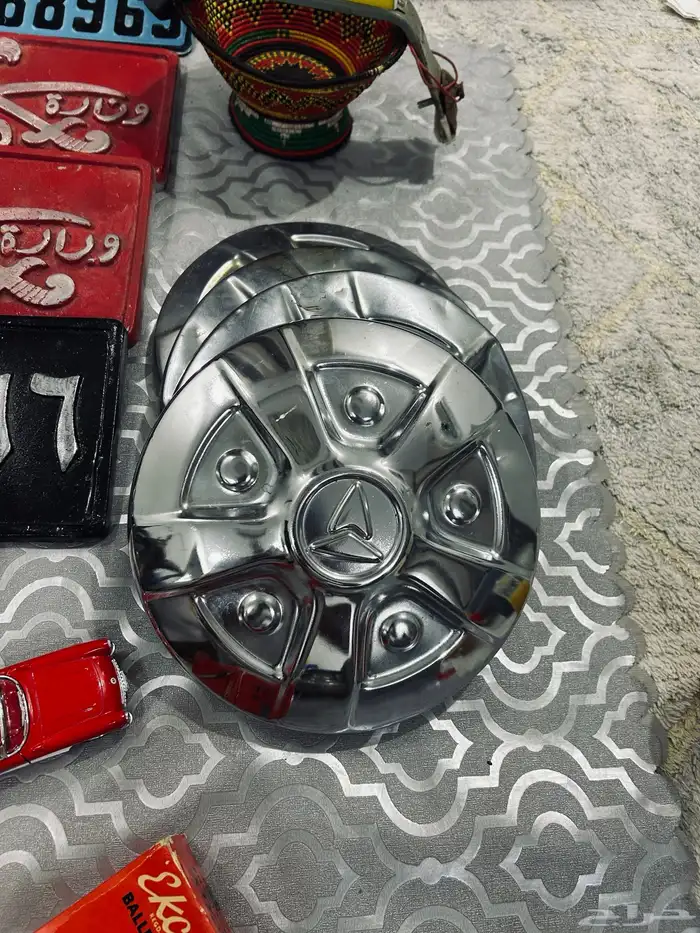 للبيع طيس هايلكس من موديل 73حى 78 1