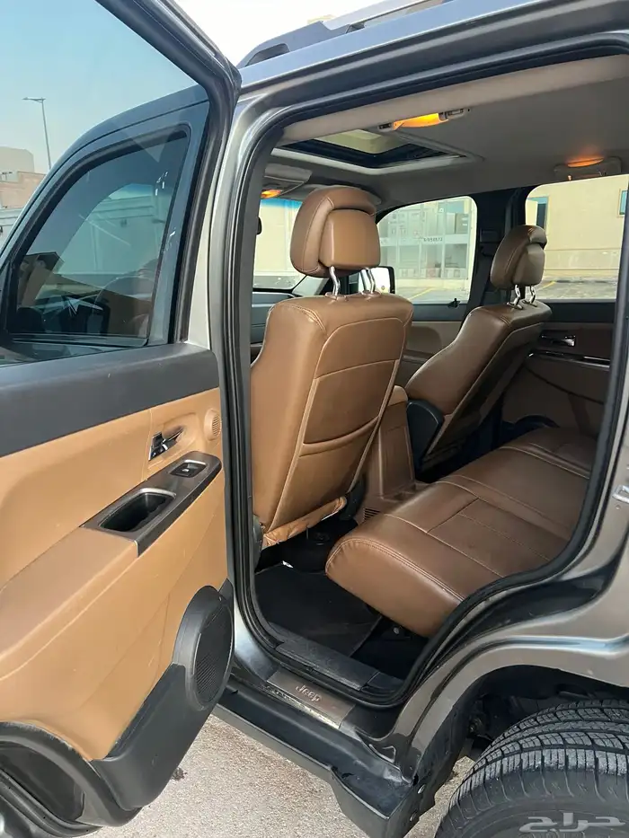 جيب شيروكي 2012 فل كامل 9