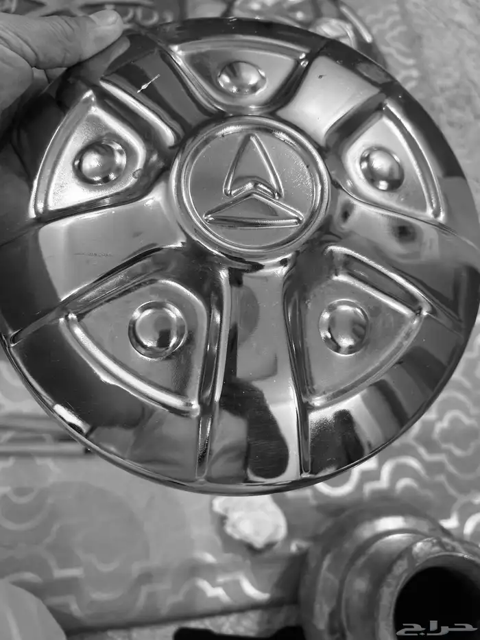 للبيع طيس هايلكس من موديل 73حى 78 0