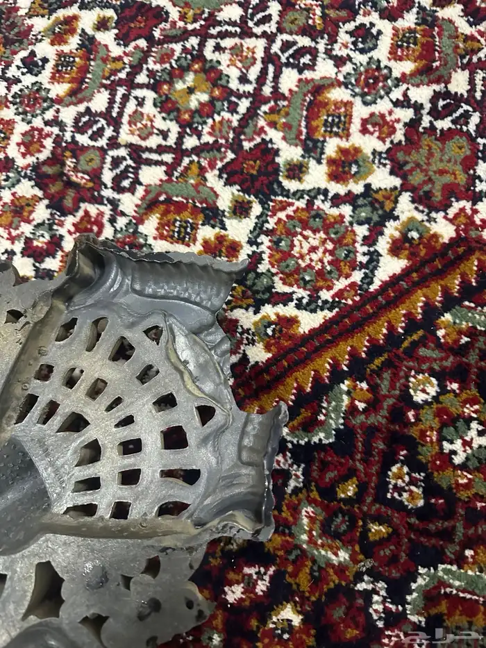 ساعه جدارية قديمة 2