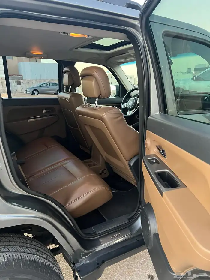 جيب شيروكي 2012 فل كامل 10