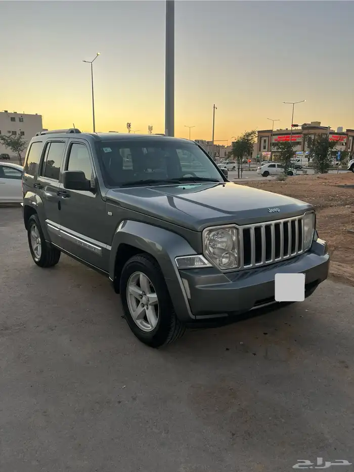 جيب شيروكي 2012 فل كامل 1