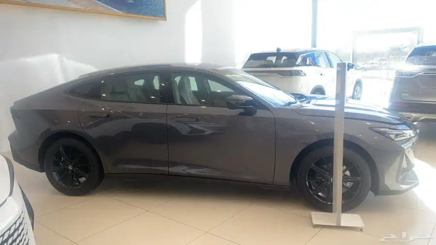 شانجان UNI-V الفاخرة موديل 2025 3