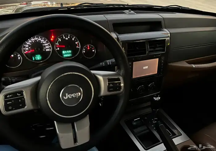 جيب شيروكي 2012 فل كامل 12