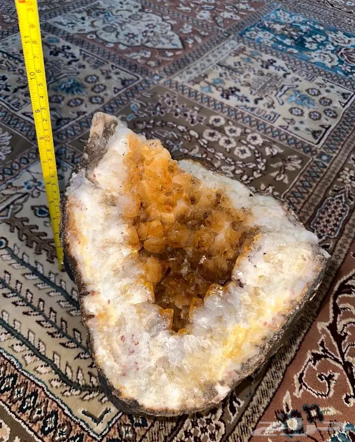 حجر الامثيست 12