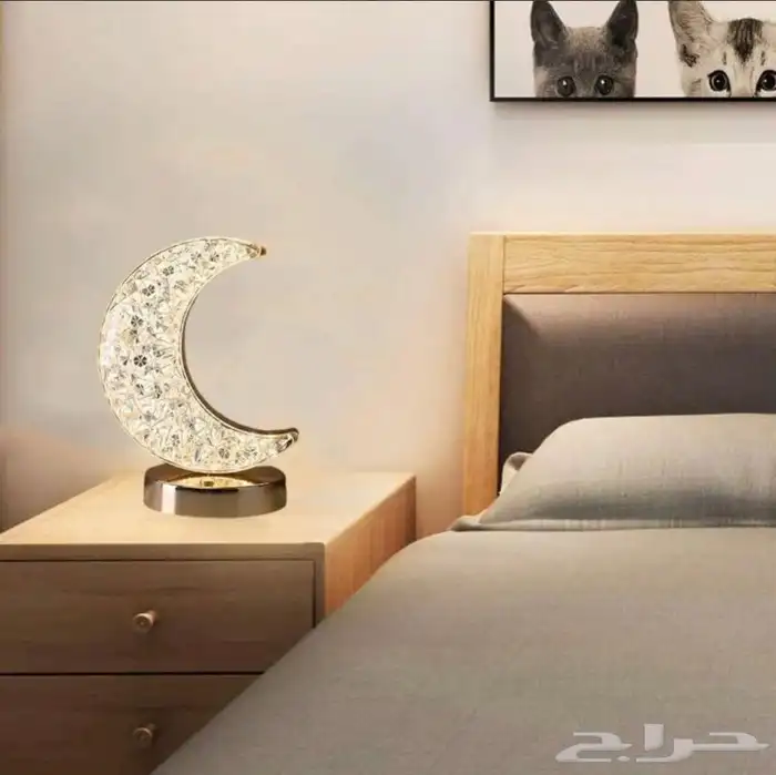 ابجورة اضاءة كريستالية على شكل هلال 0