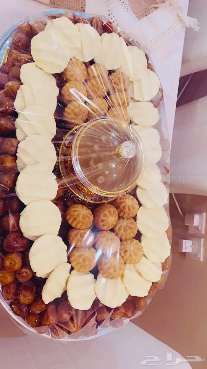 صواني تمر ومضير وسمن للمناسبات 3