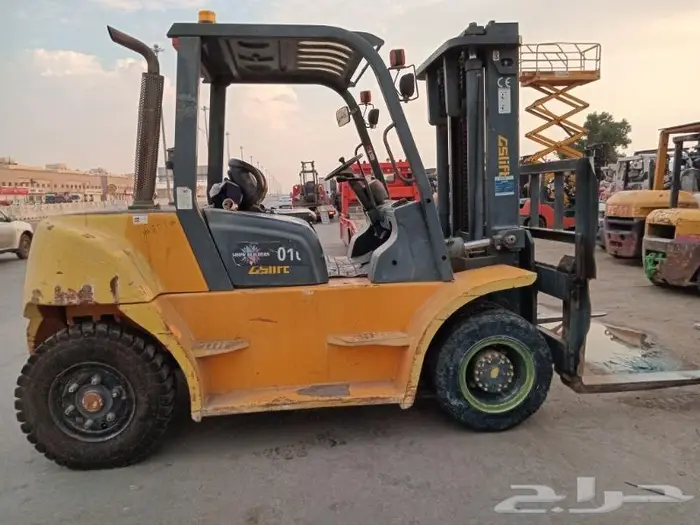 رافعه شوكية فوركلفت للايجار forklift for rent 8
