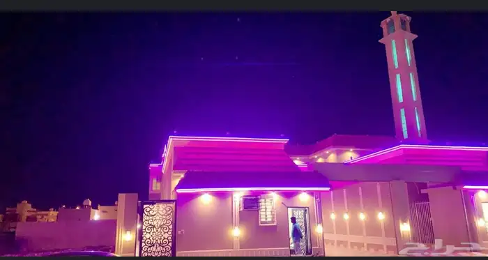 للإيجار الشهري او اليومي دور واسع وبأثاث شبه جديد بالدرب 2