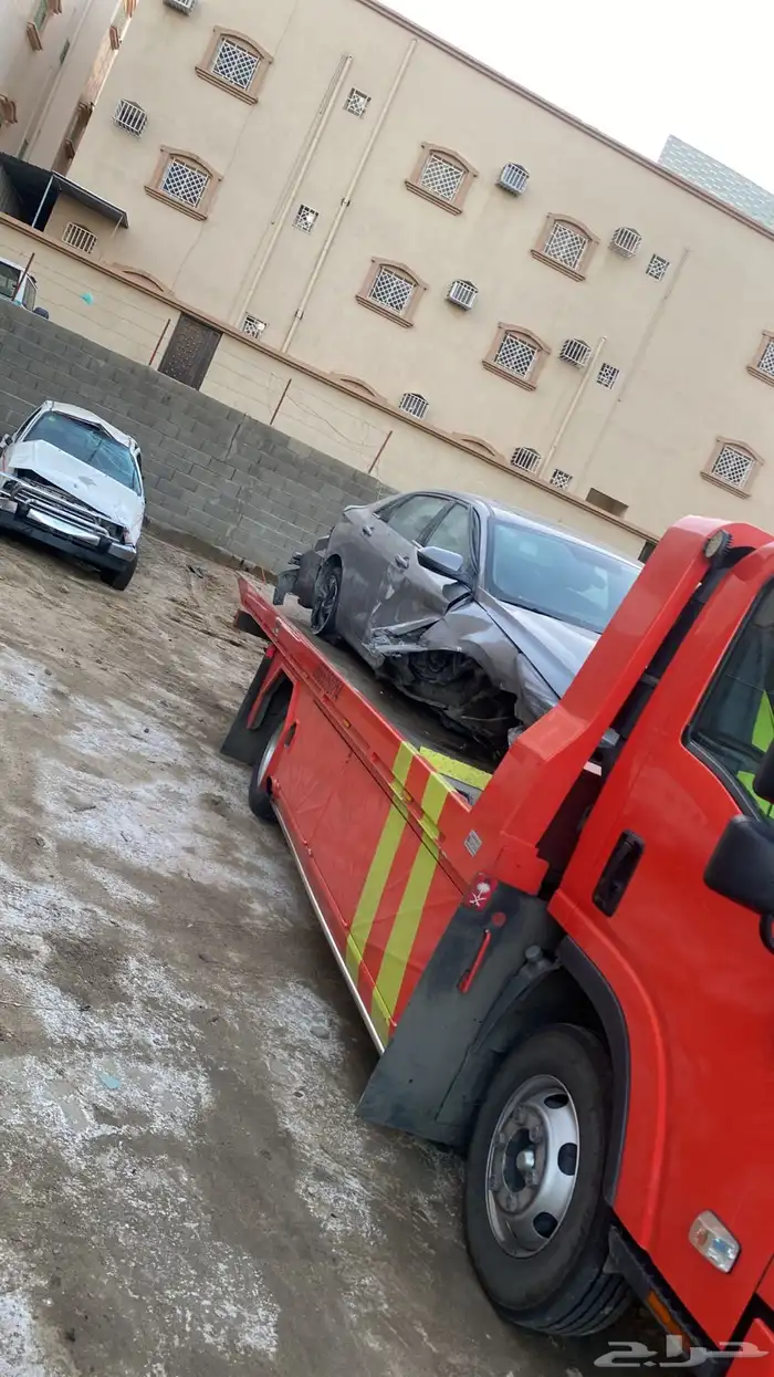 سطحه هيدروليك وعادي لنقل السيارات المصدومه والعطلانه 0