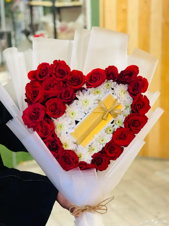 بوكيه شكل قلب مع شوكلاته بستاني 0