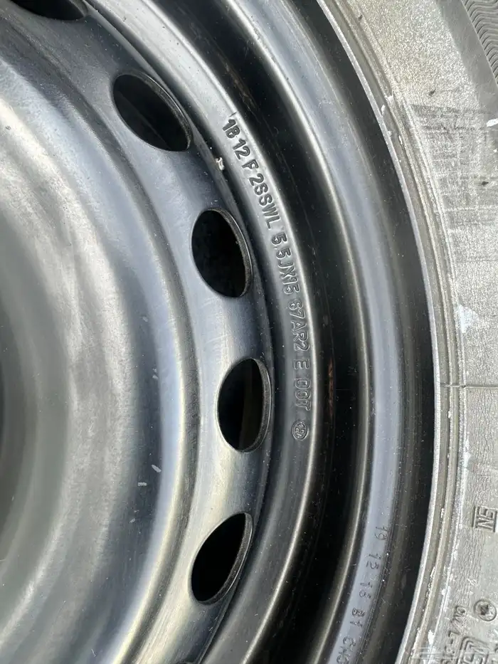 جنط اكسنت حديد اصلي مقاس 15 4