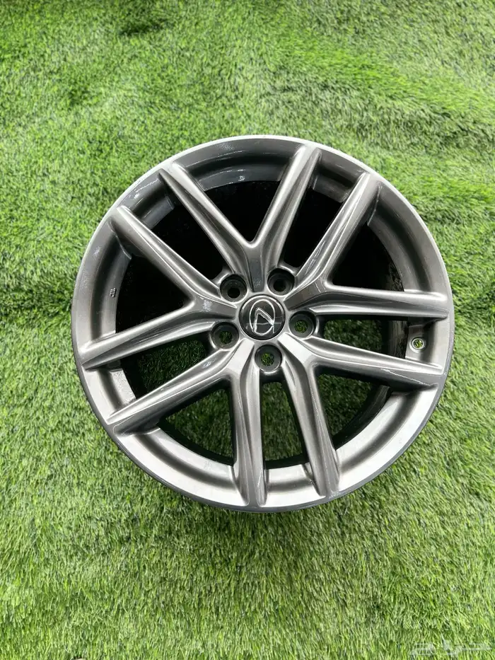 جنوط لكزس ارنوب 2015 اصلي وكاله F سبورت مقاس 18 0