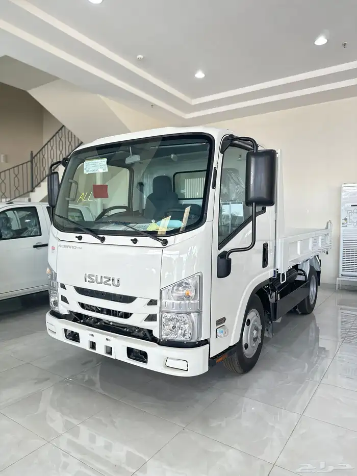 ايسوزو قلاب 3 طن ياباني 2025 1