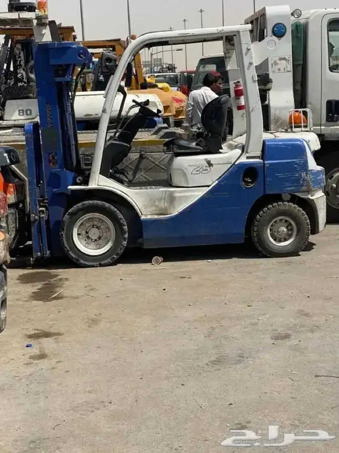 رافعة شوكية فوركلفت للايجار اليومي والشهري تاجير رافعات 17
