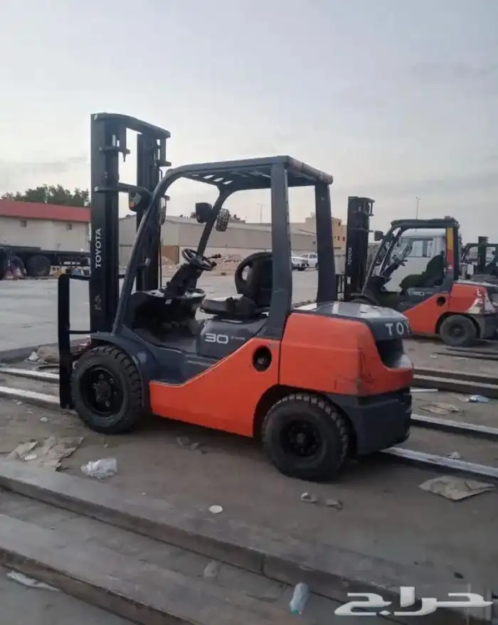 رافعة شوكية فوركلفت للايجار اليومي والشهري تاجير رافعات 4